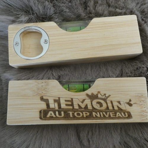 Décapsuleur niveau en bambou personnalisé