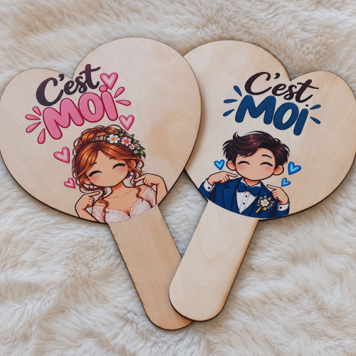 Lot de deux pancartes cœur en bois pour le jeu Elle et Lui, faces C’est moi